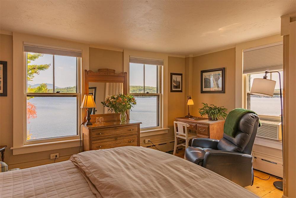 Lake House At Ferry Point Sanbornton Exterior photo