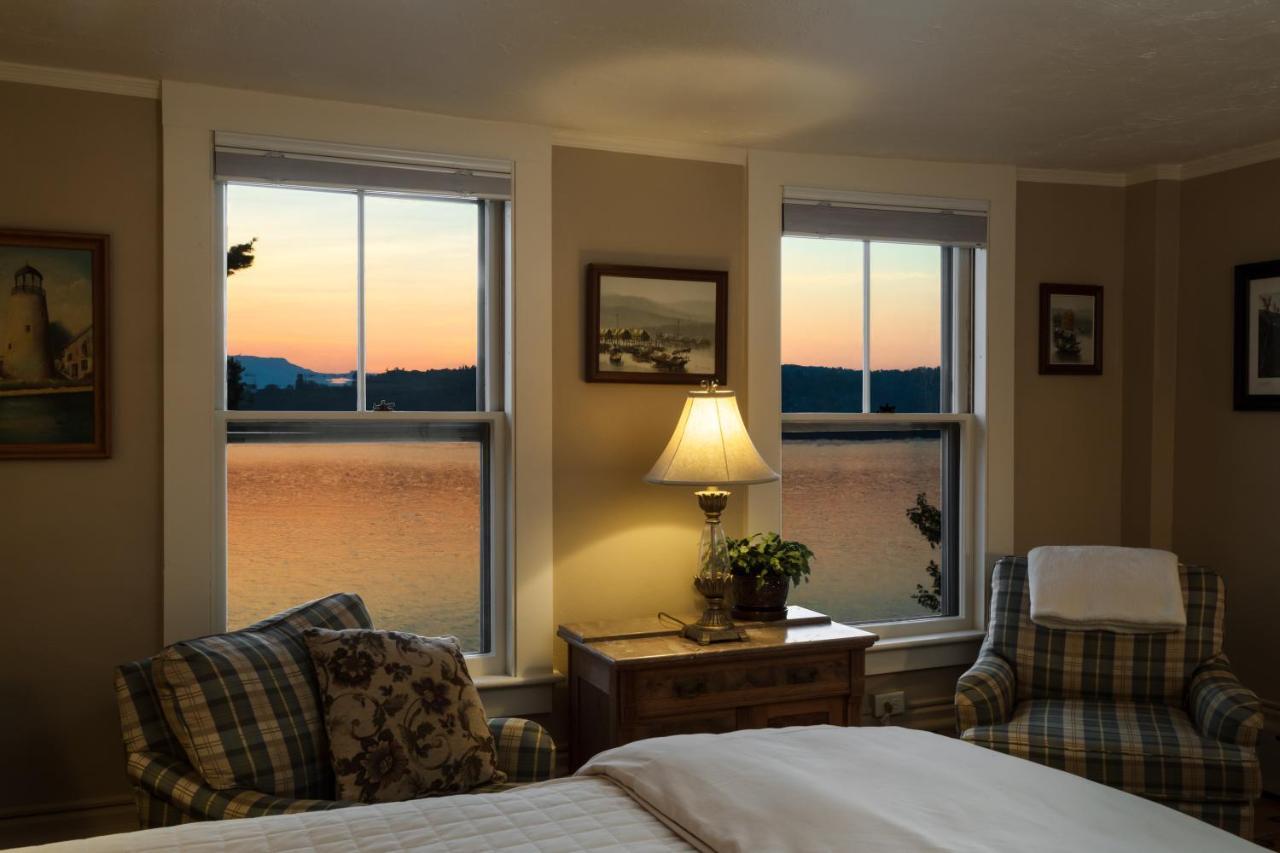 Lake House At Ferry Point Sanbornton Exterior photo