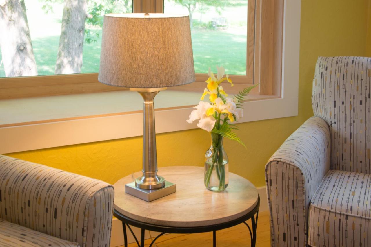 Lake House At Ferry Point Sanbornton Room photo